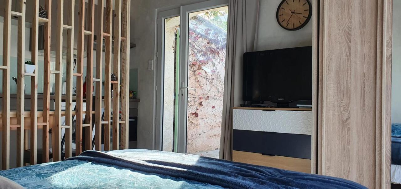 Studio Cosy Avec Grande Terrasse Au Calme Villa Saint-Cyr-sur-Mer Eksteriør billede